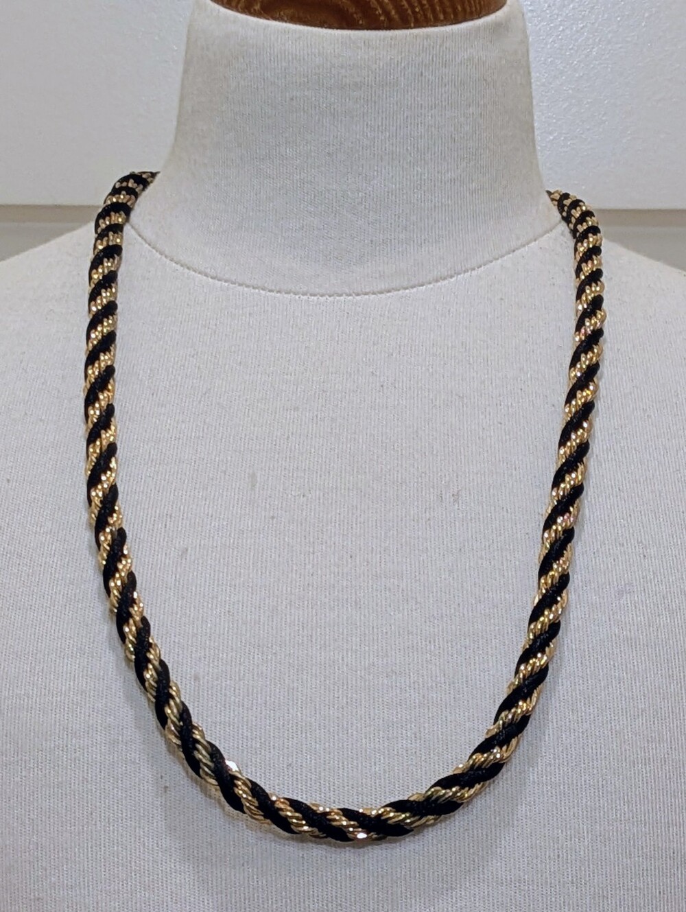 EUC 24.5" 80s Vintage Goldtone Rope Chain and Black Nylon Cord Twist Necklace